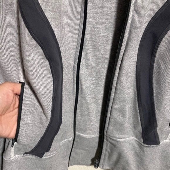 Lululemon Grey Stripe Jacket Full Zip Athleisure Athletic Jacket Women SZ 6 - Picture 5 of 9